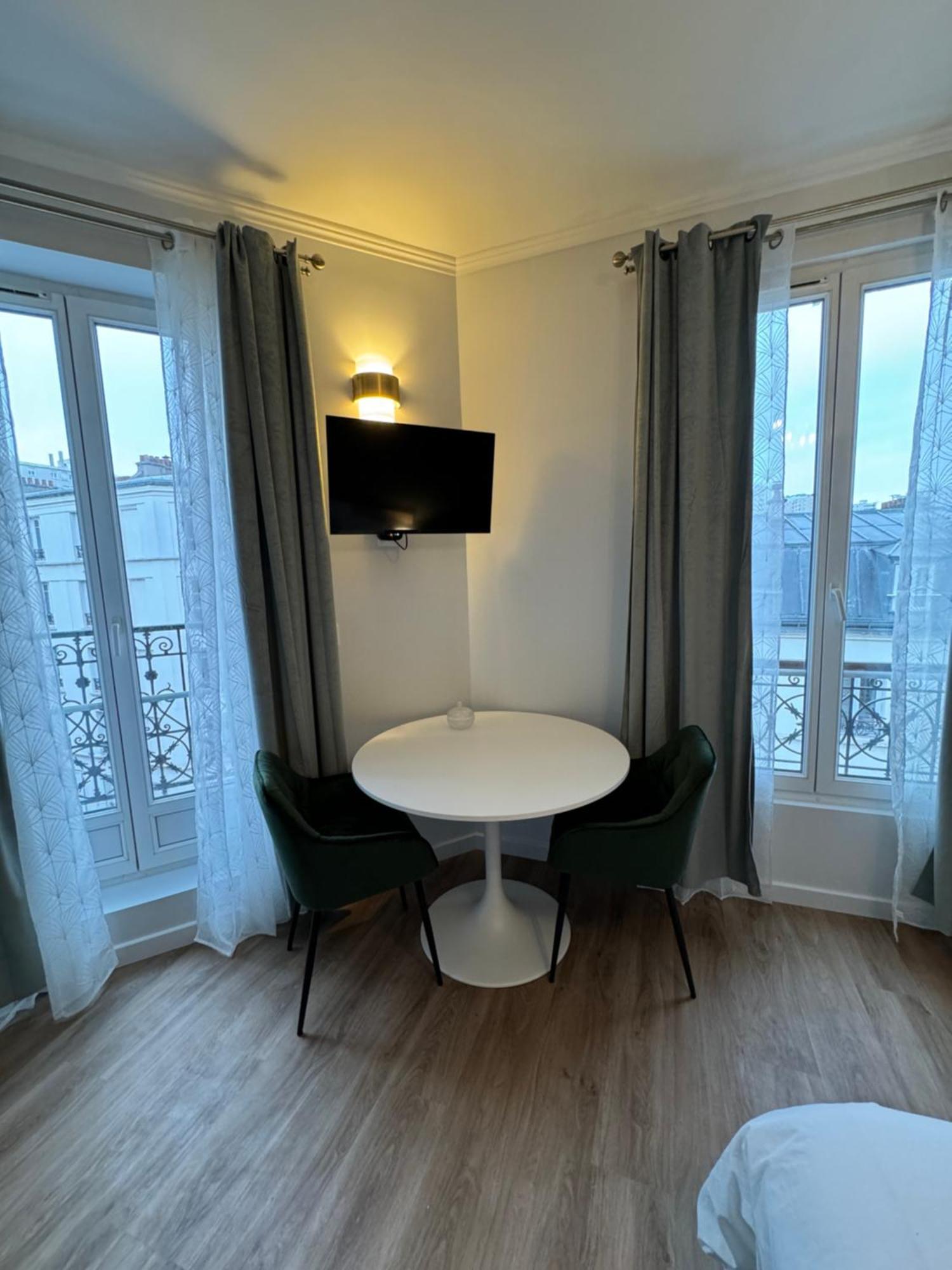 Studio De Charme Parisien 르발루아페레 외부 사진