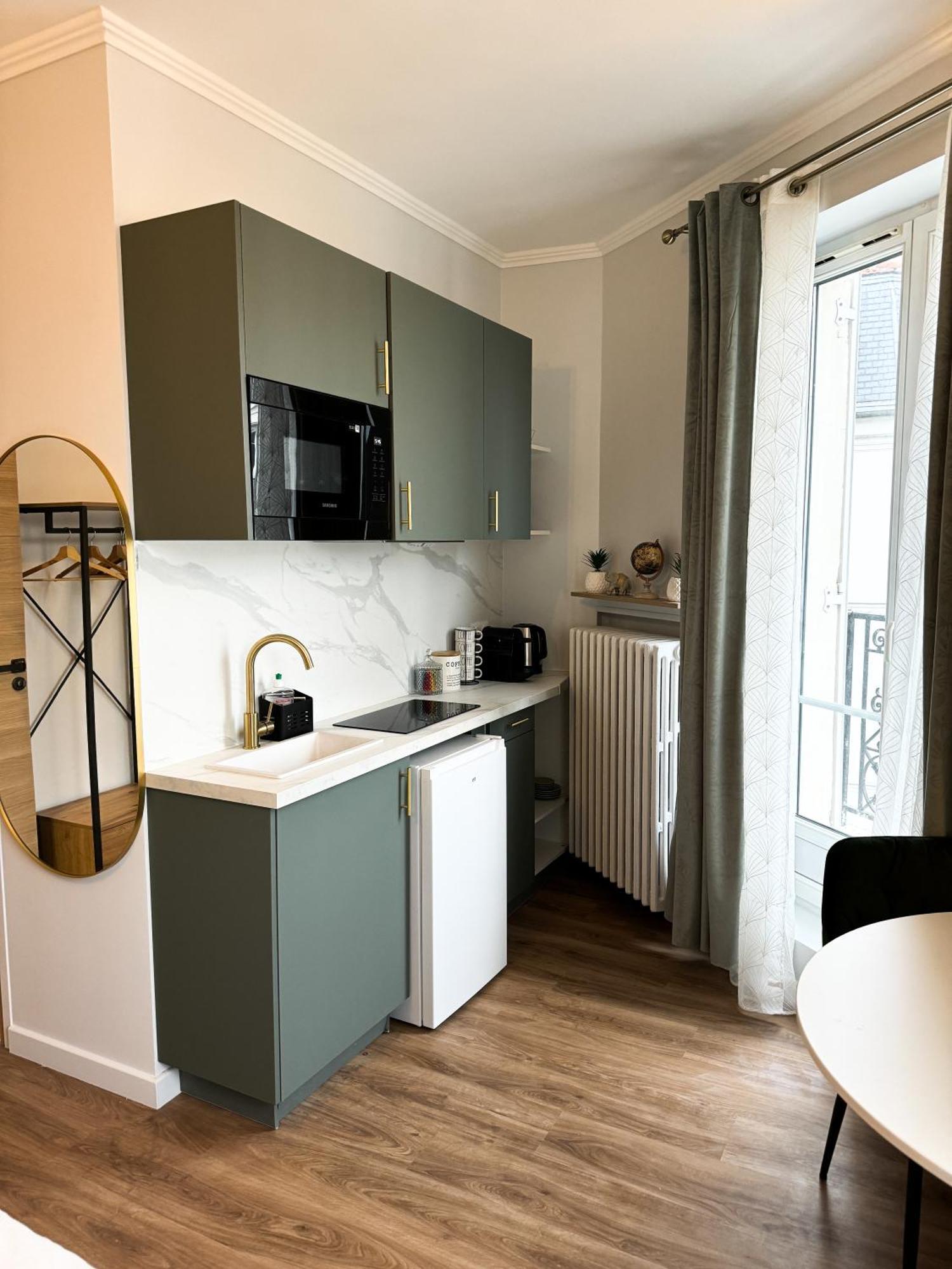 Studio De Charme Parisien 르발루아페레 외부 사진