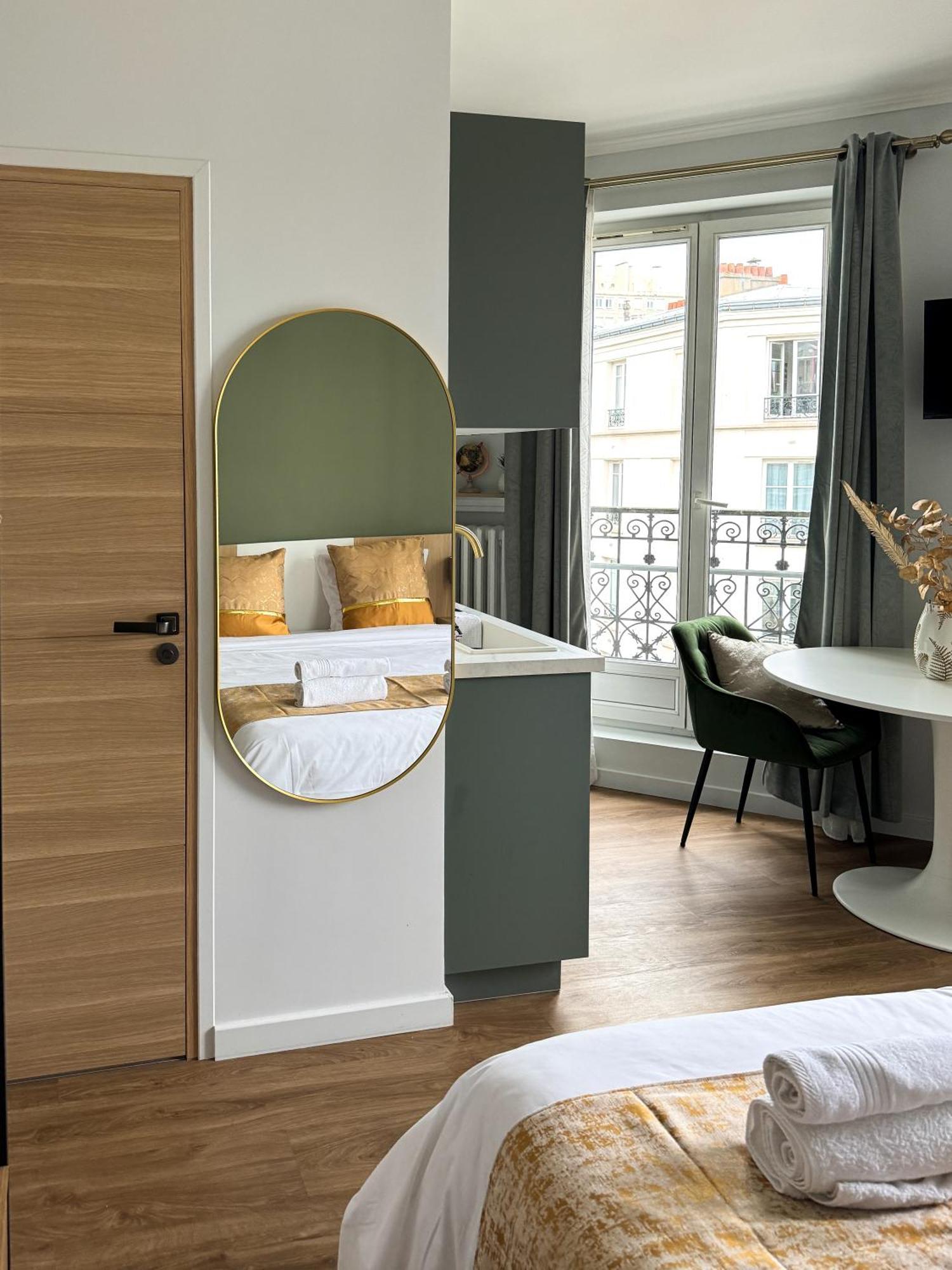 Studio De Charme Parisien 르발루아페레 외부 사진