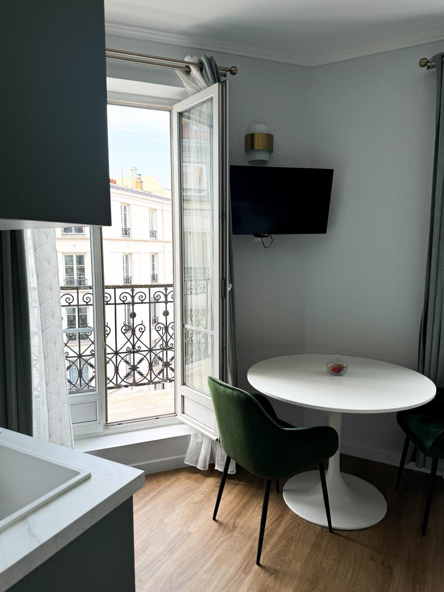Studio De Charme Parisien 르발루아페레 외부 사진